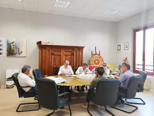 Il vicegovernatore FVG con delega alla Salute, Riccardo Riccardi (secondo da sx) all'incontro con il sindaco di Palmanova, Francesco Martines, e con i capigruppo del Consiglio comunale